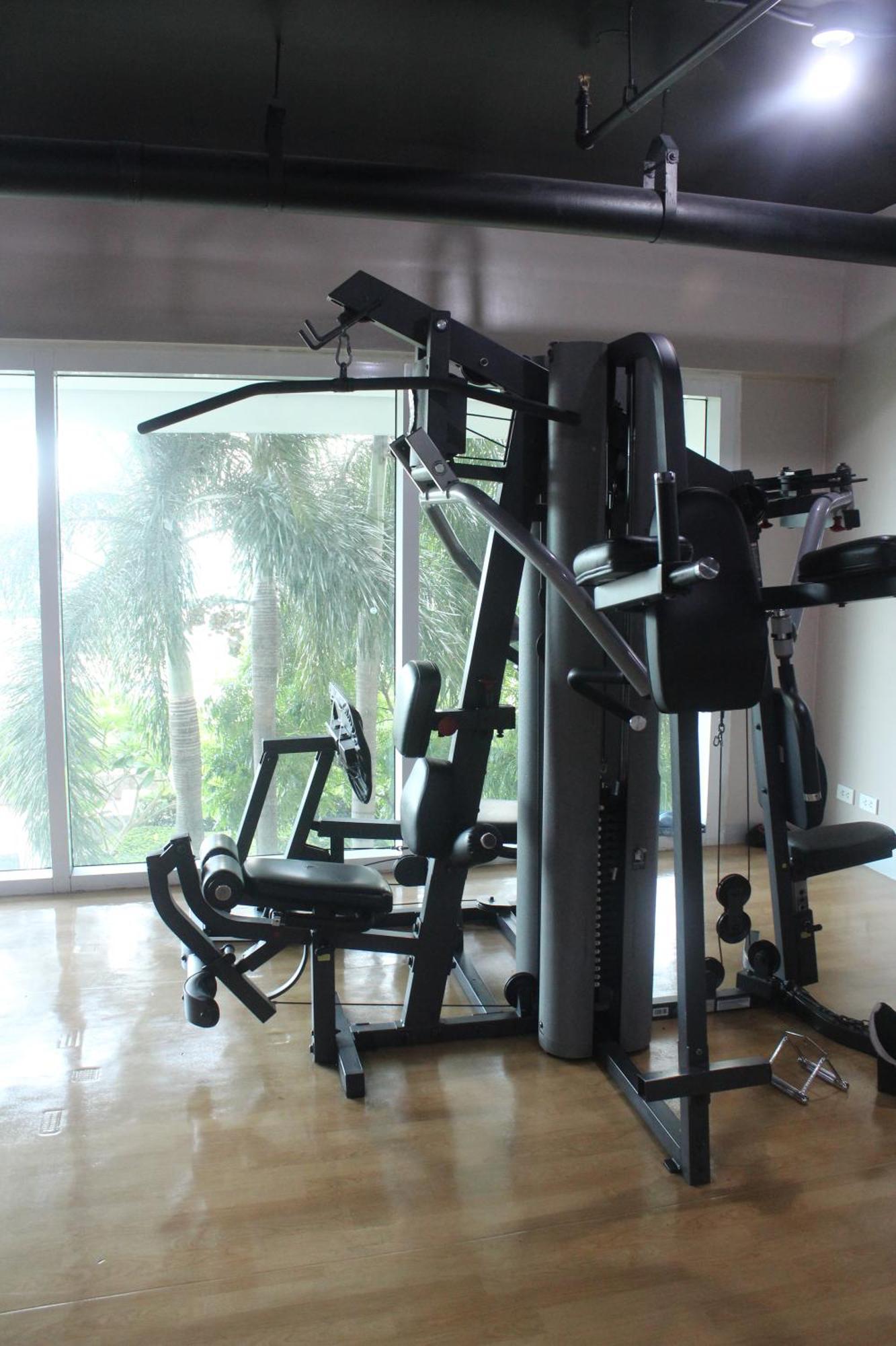 Affordable Makati Serviced Apartments Manila Exterior photo