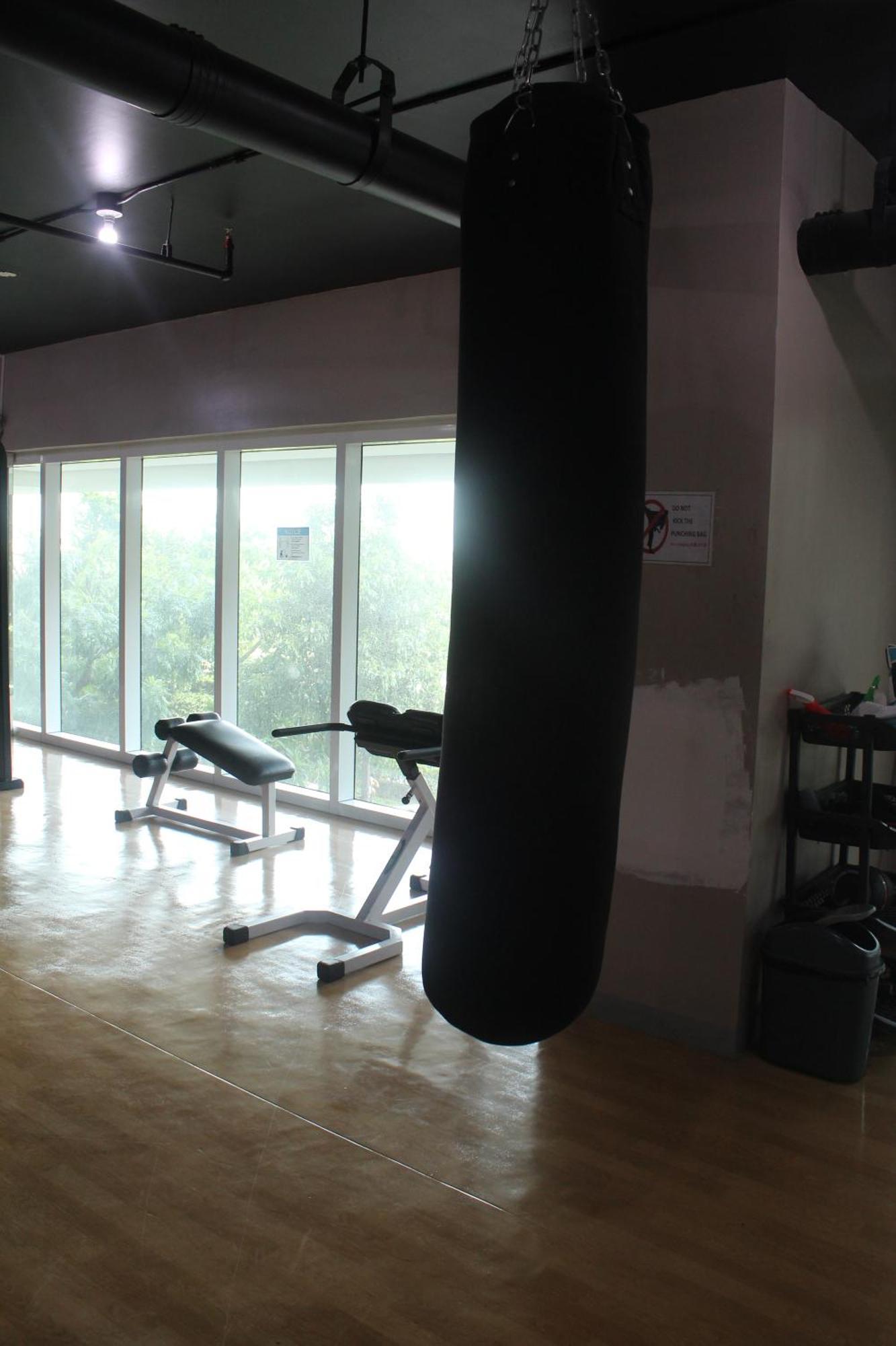 Affordable Makati Serviced Apartments Manila Exterior photo