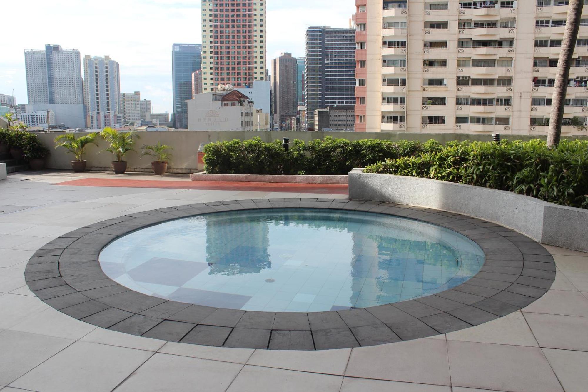 Affordable Makati Serviced Apartments Manila Exterior photo